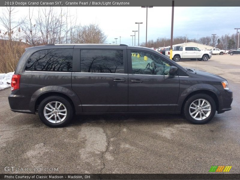 Granite Pearl / Black/Light Graystone 2019 Dodge Grand Caravan SXT