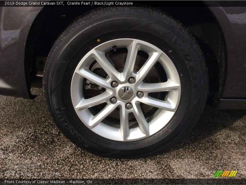 Granite Pearl / Black/Light Graystone 2019 Dodge Grand Caravan SXT