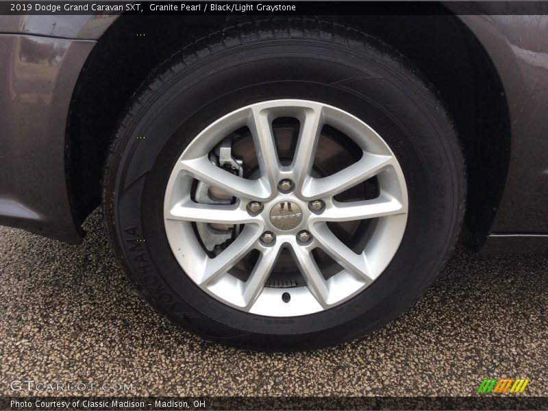Granite Pearl / Black/Light Graystone 2019 Dodge Grand Caravan SXT