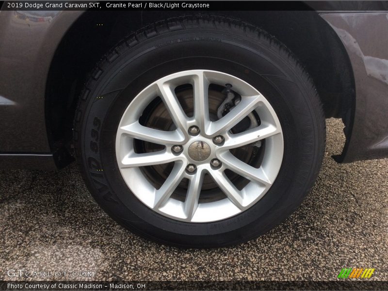 Granite Pearl / Black/Light Graystone 2019 Dodge Grand Caravan SXT