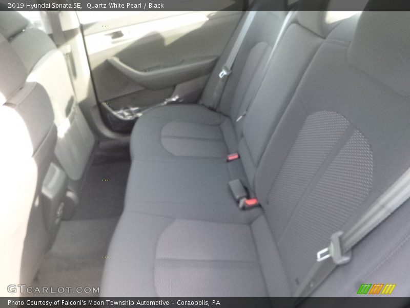 Quartz White Pearl / Black 2019 Hyundai Sonata SE