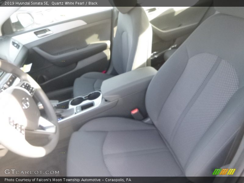 Quartz White Pearl / Black 2019 Hyundai Sonata SE