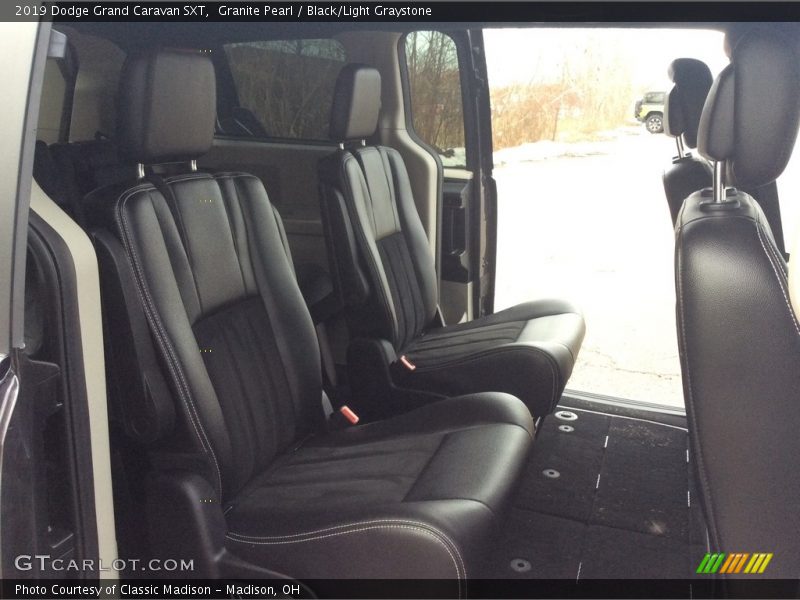 Granite Pearl / Black/Light Graystone 2019 Dodge Grand Caravan SXT
