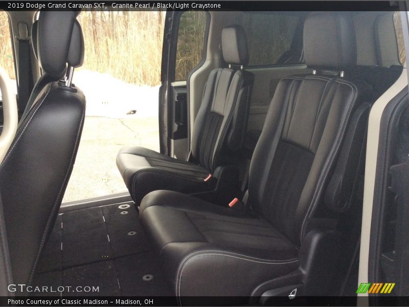 Granite Pearl / Black/Light Graystone 2019 Dodge Grand Caravan SXT
