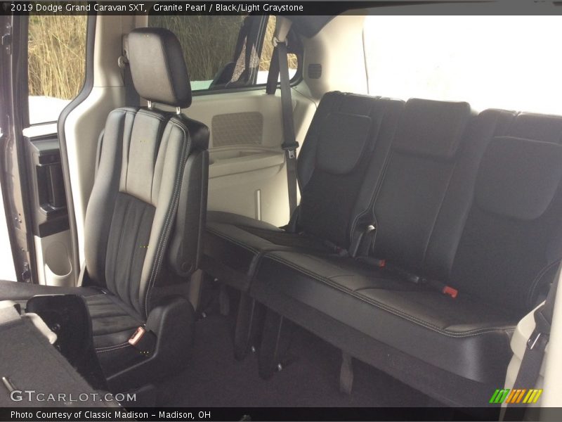 Granite Pearl / Black/Light Graystone 2019 Dodge Grand Caravan SXT
