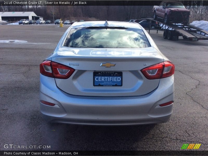 Silver Ice Metallic / Jet Black 2018 Chevrolet Cruze LT