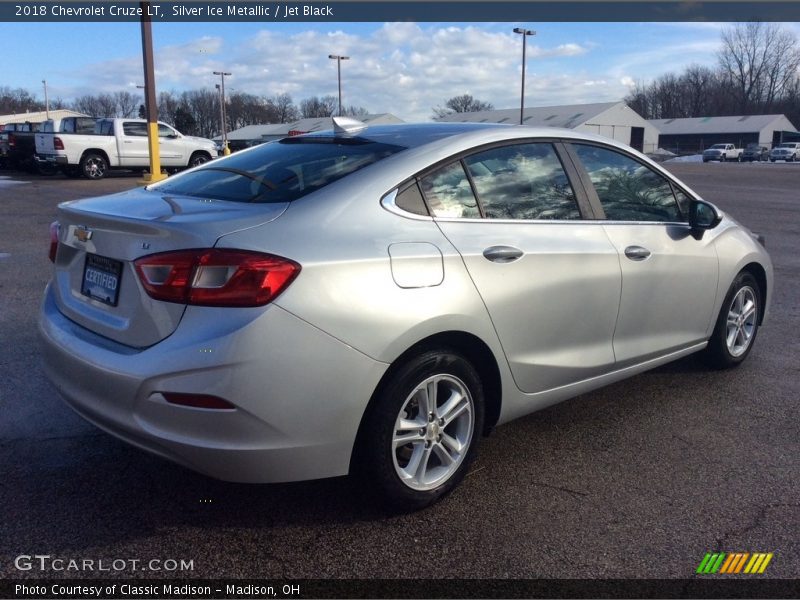 Silver Ice Metallic / Jet Black 2018 Chevrolet Cruze LT