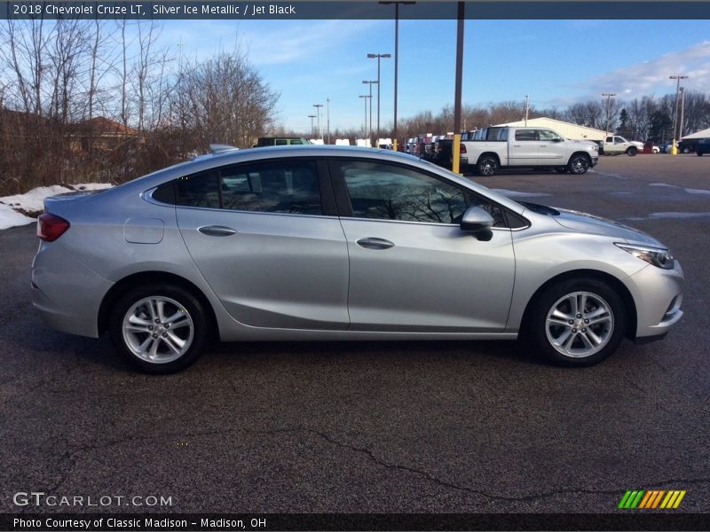Silver Ice Metallic / Jet Black 2018 Chevrolet Cruze LT