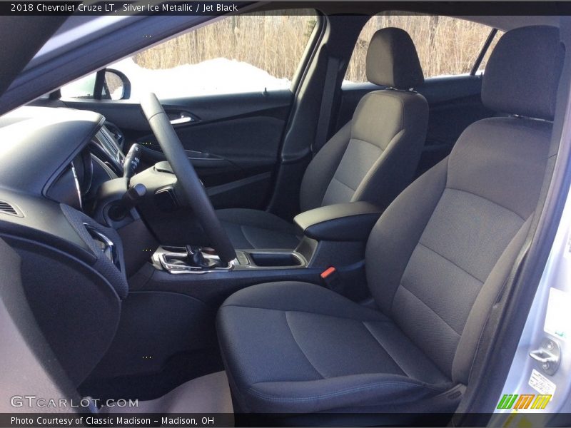 Silver Ice Metallic / Jet Black 2018 Chevrolet Cruze LT