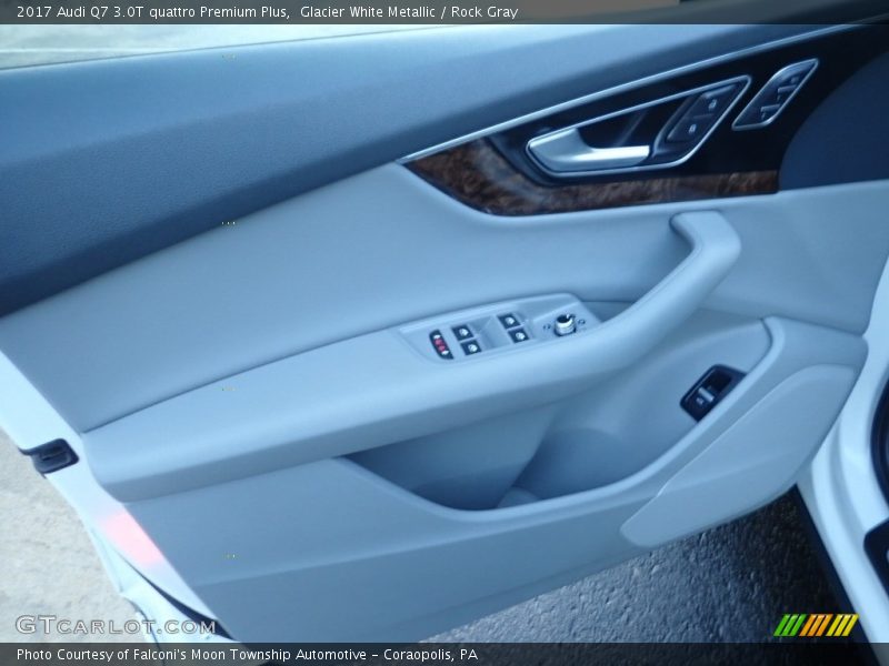 Glacier White Metallic / Rock Gray 2017 Audi Q7 3.0T quattro Premium Plus