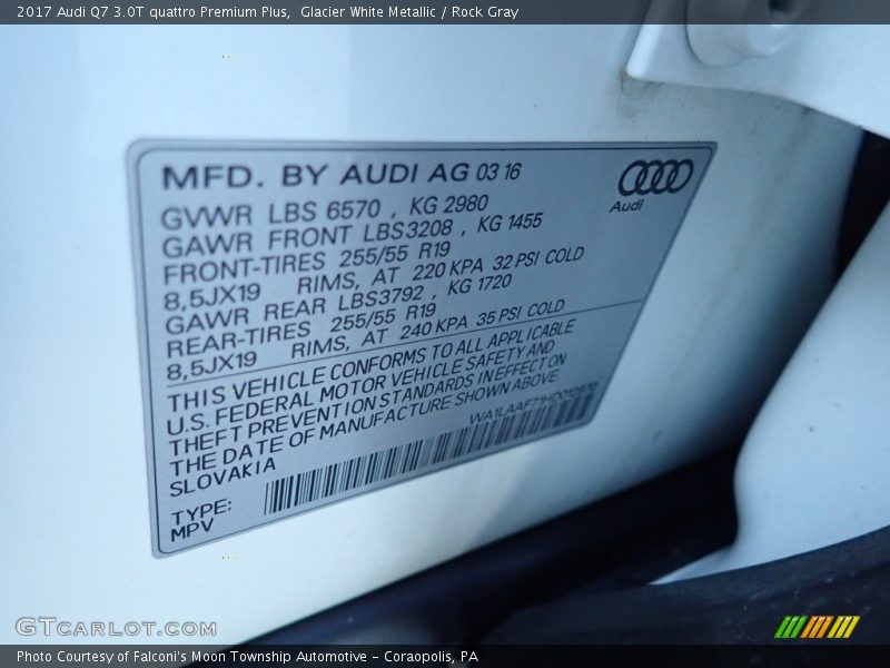 Glacier White Metallic / Rock Gray 2017 Audi Q7 3.0T quattro Premium Plus