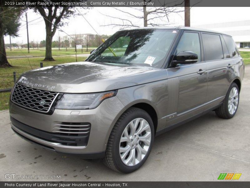 Front 3/4 View of 2019 Range Rover Supercharged