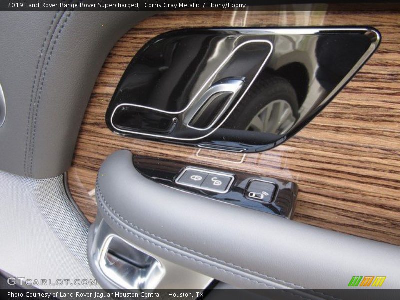 Controls of 2019 Range Rover Supercharged