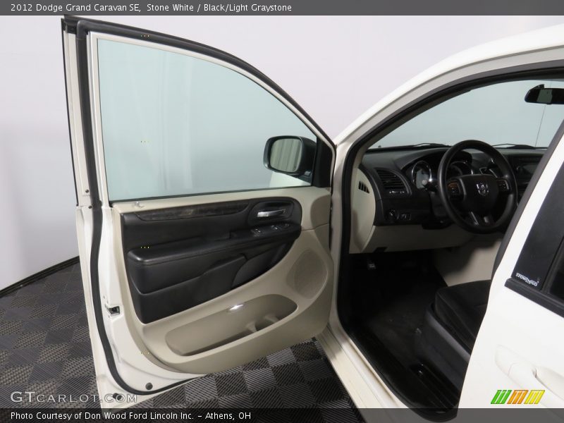 Stone White / Black/Light Graystone 2012 Dodge Grand Caravan SE