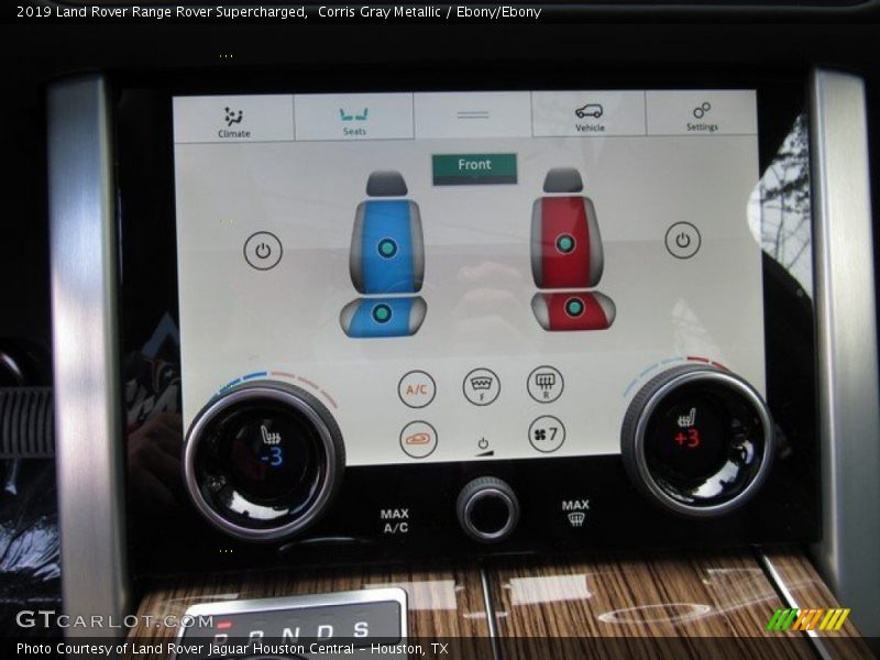 Controls of 2019 Range Rover Supercharged