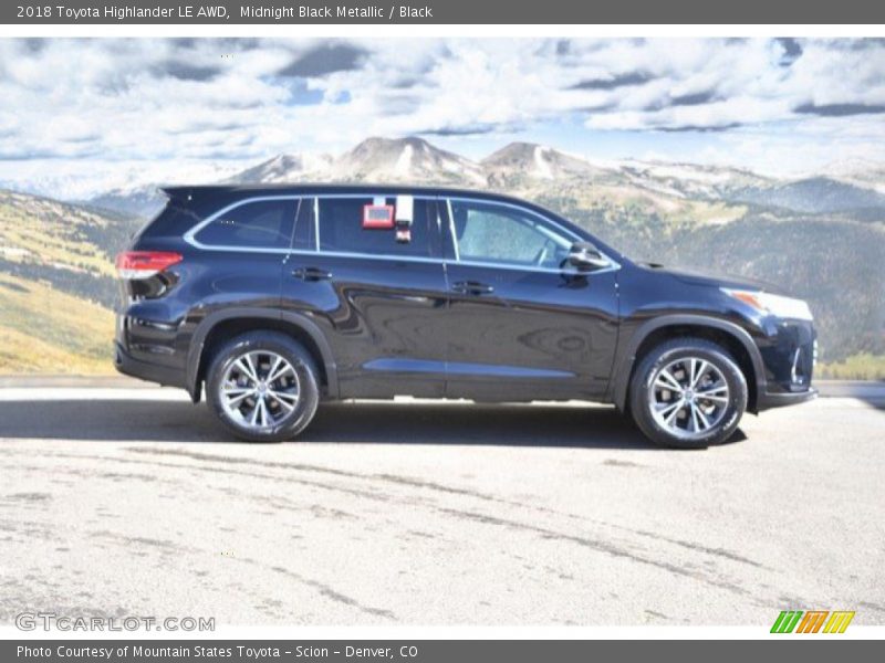 Midnight Black Metallic / Black 2018 Toyota Highlander LE AWD