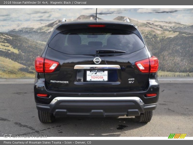 Magnetic Black / Charcoal 2018 Nissan Pathfinder SV 4x4
