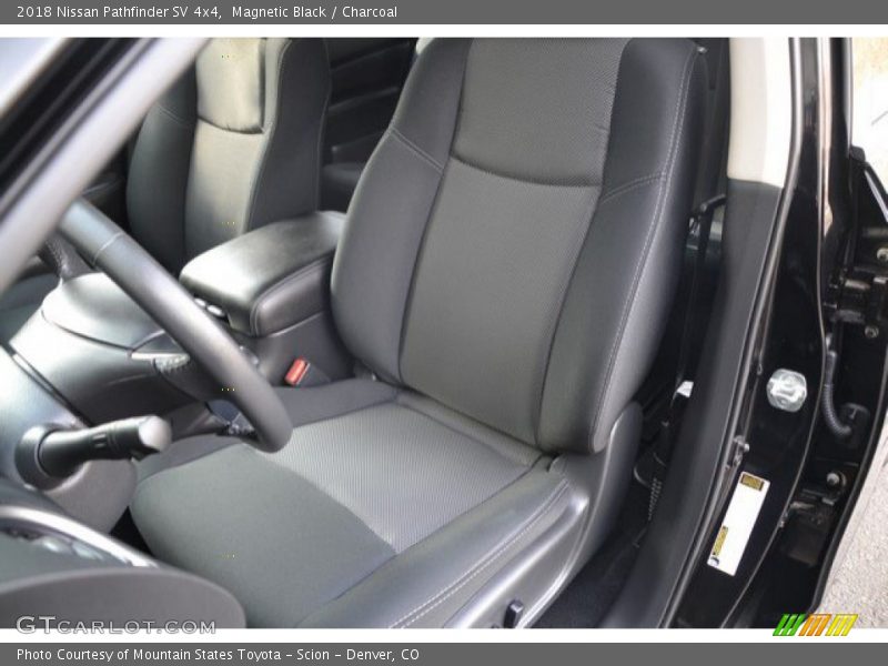 Magnetic Black / Charcoal 2018 Nissan Pathfinder SV 4x4