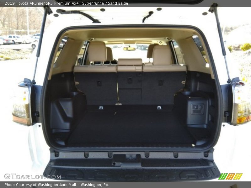Super White / Sand Beige 2019 Toyota 4Runner SR5 Premium 4x4