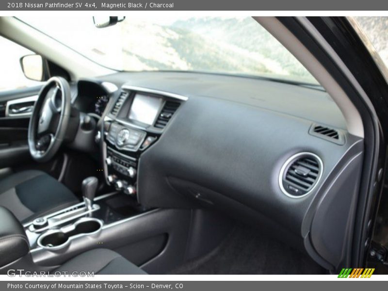Magnetic Black / Charcoal 2018 Nissan Pathfinder SV 4x4