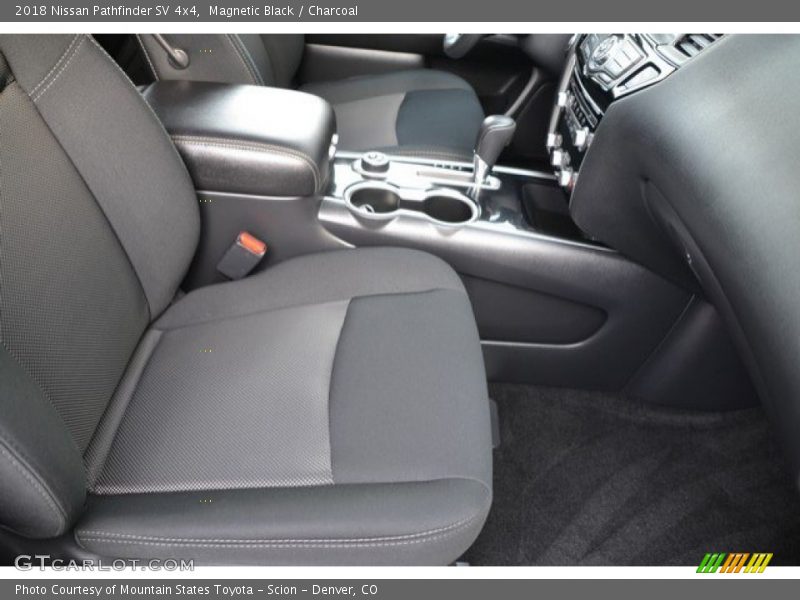 Magnetic Black / Charcoal 2018 Nissan Pathfinder SV 4x4