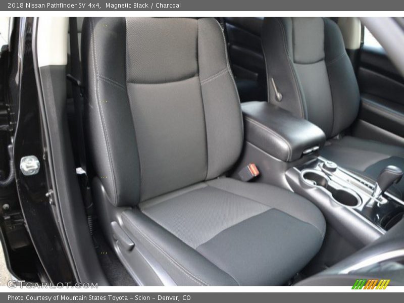Magnetic Black / Charcoal 2018 Nissan Pathfinder SV 4x4