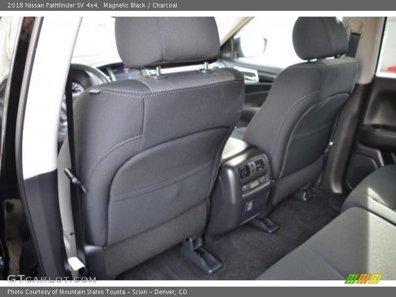 Magnetic Black / Charcoal 2018 Nissan Pathfinder SV 4x4