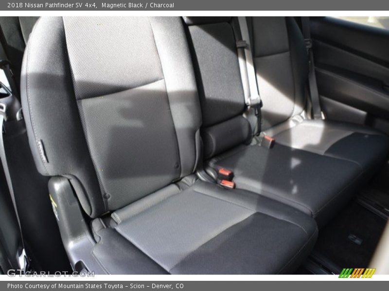Magnetic Black / Charcoal 2018 Nissan Pathfinder SV 4x4