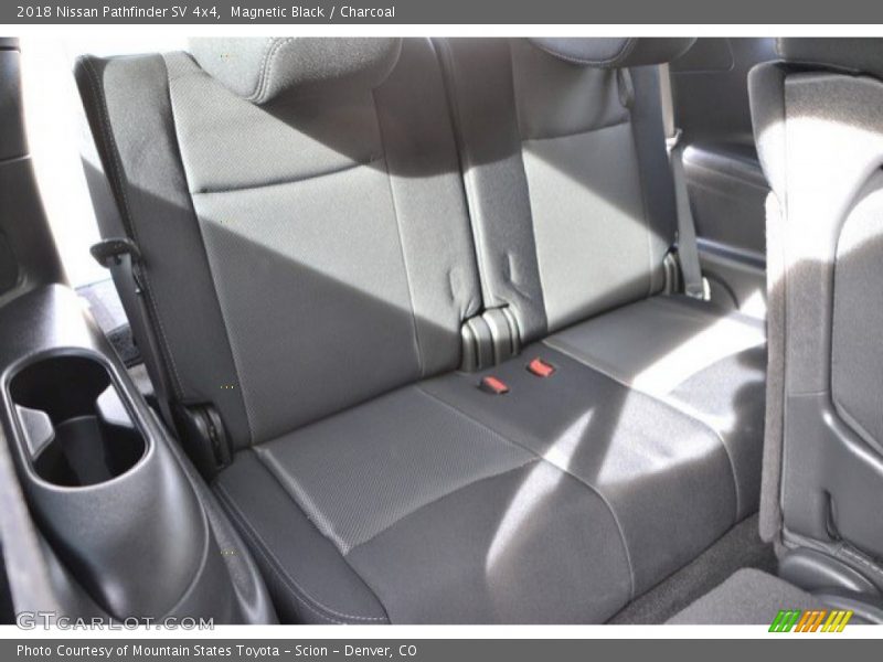 Magnetic Black / Charcoal 2018 Nissan Pathfinder SV 4x4