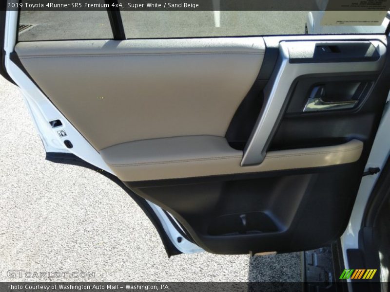 Super White / Sand Beige 2019 Toyota 4Runner SR5 Premium 4x4