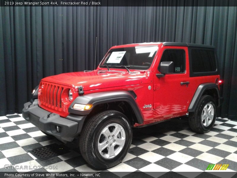 Firecracker Red / Black 2019 Jeep Wrangler Sport 4x4