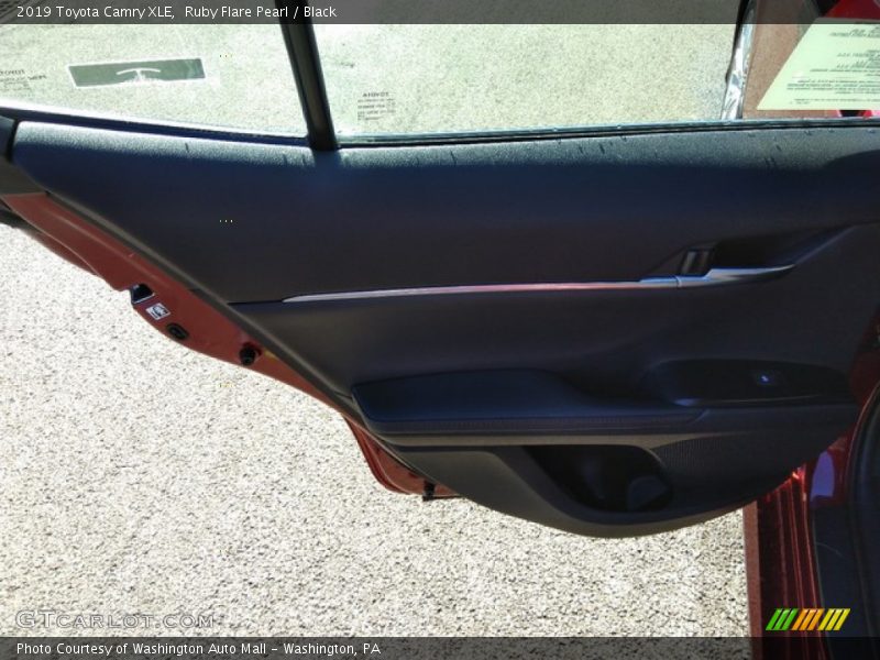 Ruby Flare Pearl / Black 2019 Toyota Camry XLE