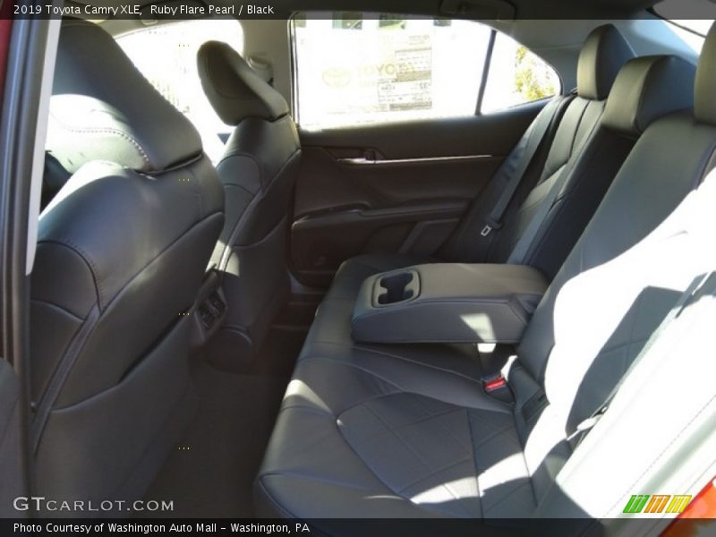 Ruby Flare Pearl / Black 2019 Toyota Camry XLE