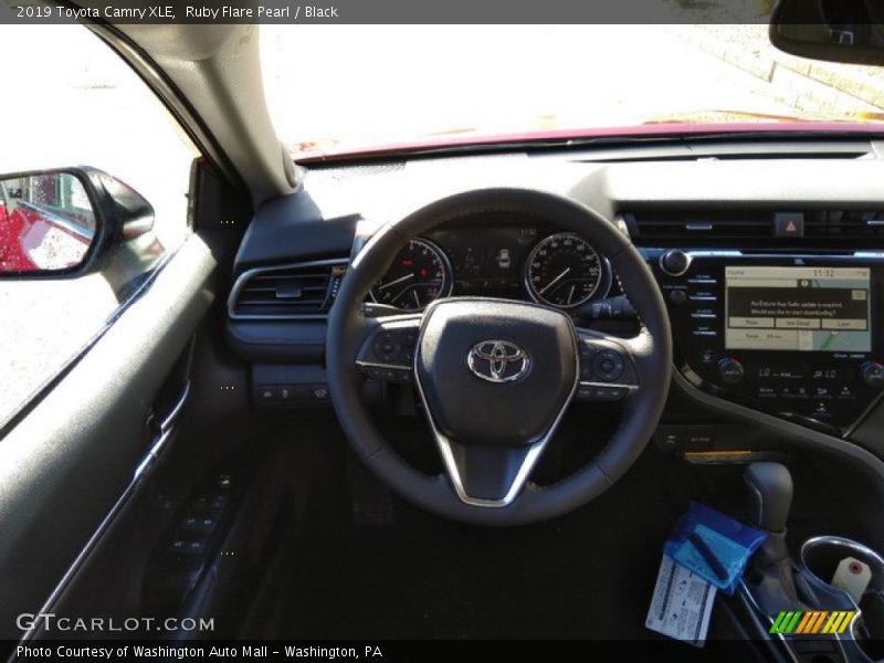 Ruby Flare Pearl / Black 2019 Toyota Camry XLE