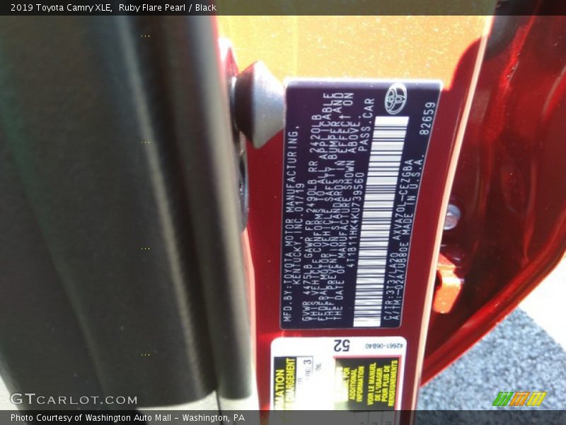 Ruby Flare Pearl / Black 2019 Toyota Camry XLE