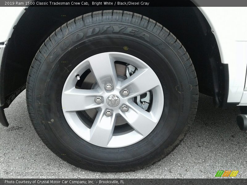 Bright White / Black/Diesel Gray 2019 Ram 1500 Classic Tradesman Crew Cab