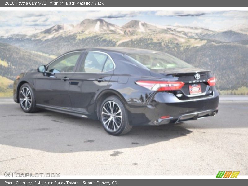 Midnight Black Metallic / Black 2018 Toyota Camry SE