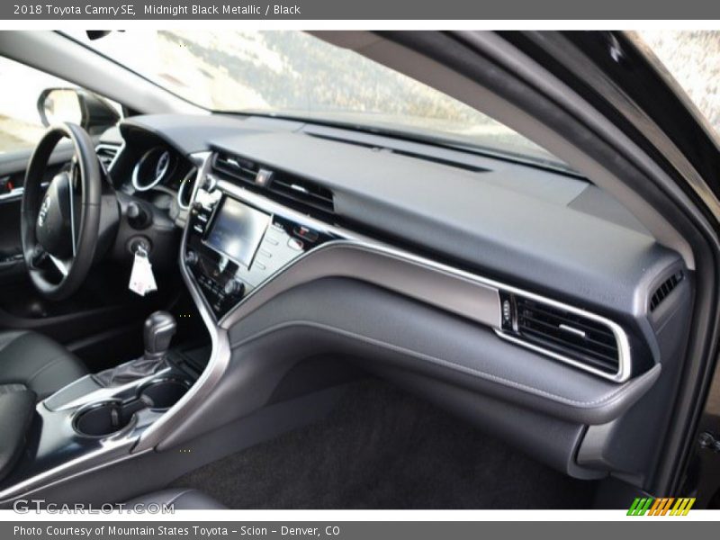 Midnight Black Metallic / Black 2018 Toyota Camry SE