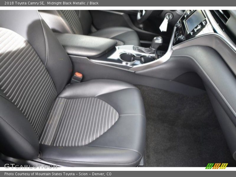 Midnight Black Metallic / Black 2018 Toyota Camry SE