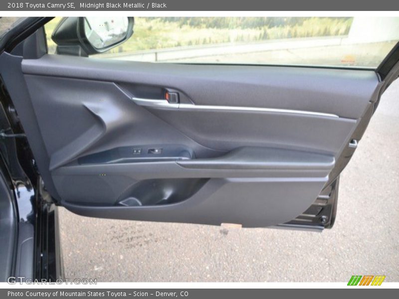 Midnight Black Metallic / Black 2018 Toyota Camry SE