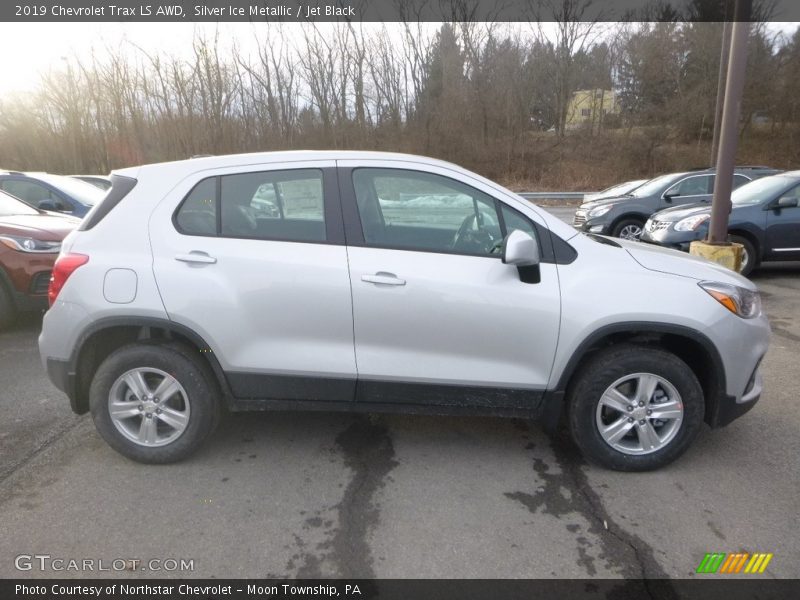 Silver Ice Metallic / Jet Black 2019 Chevrolet Trax LS AWD