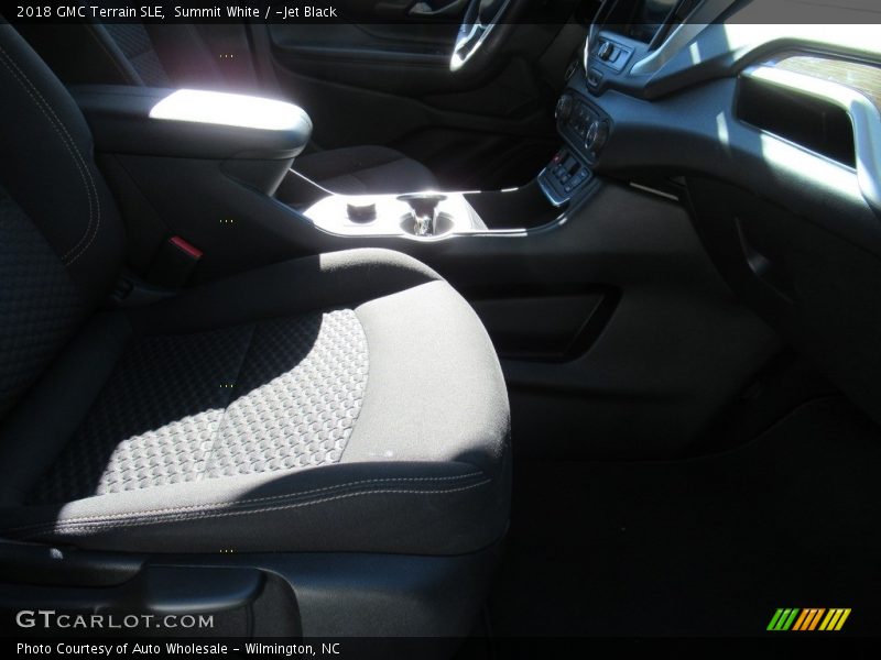 Summit White / ­Jet Black 2018 GMC Terrain SLE