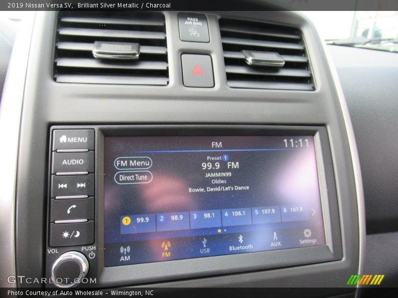 Brilliant Silver Metallic / Charcoal 2019 Nissan Versa SV