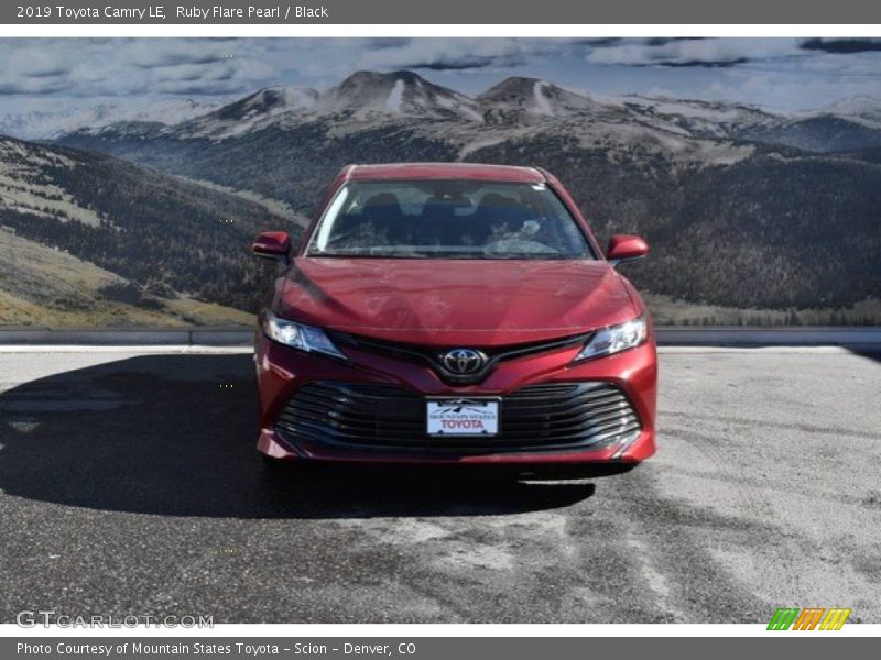 Ruby Flare Pearl / Black 2019 Toyota Camry LE