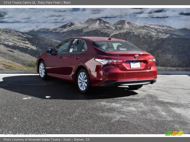 Ruby Flare Pearl / Black 2019 Toyota Camry LE