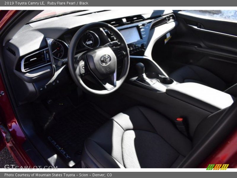 Ruby Flare Pearl / Black 2019 Toyota Camry LE