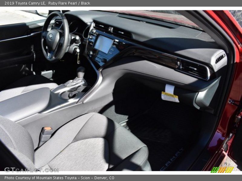 Ruby Flare Pearl / Black 2019 Toyota Camry LE