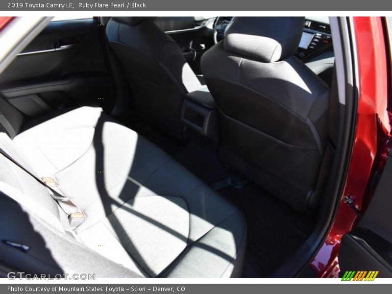 Ruby Flare Pearl / Black 2019 Toyota Camry LE