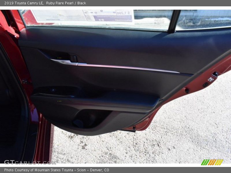 Ruby Flare Pearl / Black 2019 Toyota Camry LE
