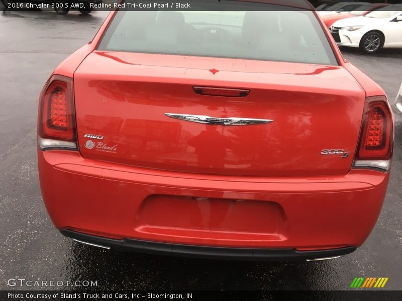 Redline Red Tri-Coat Pearl / Black 2016 Chrysler 300 S AWD